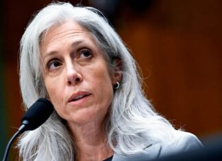 Звільнений директор CDC каже, що RFK-молодший тиснув на неї, щоб вона сліпо схвалила зміни у вакцинах