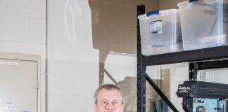 Його лабораторія випробувала останній космічний корабель