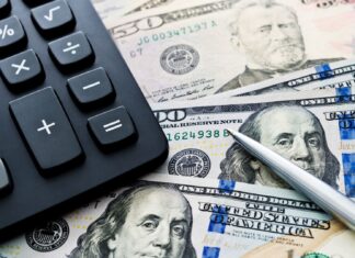 Розрив у багатстві збільшується: як середні американці та мільярдери розійшлися з 2000 року