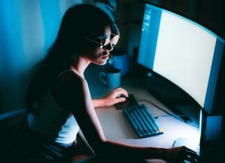 Дорослий режим OpenAI для ChatGPT: Нова ера ризику інтимних даних