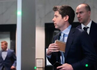 Інтернет – це зараз мішанина з цегли, атомів і поганих паролів
